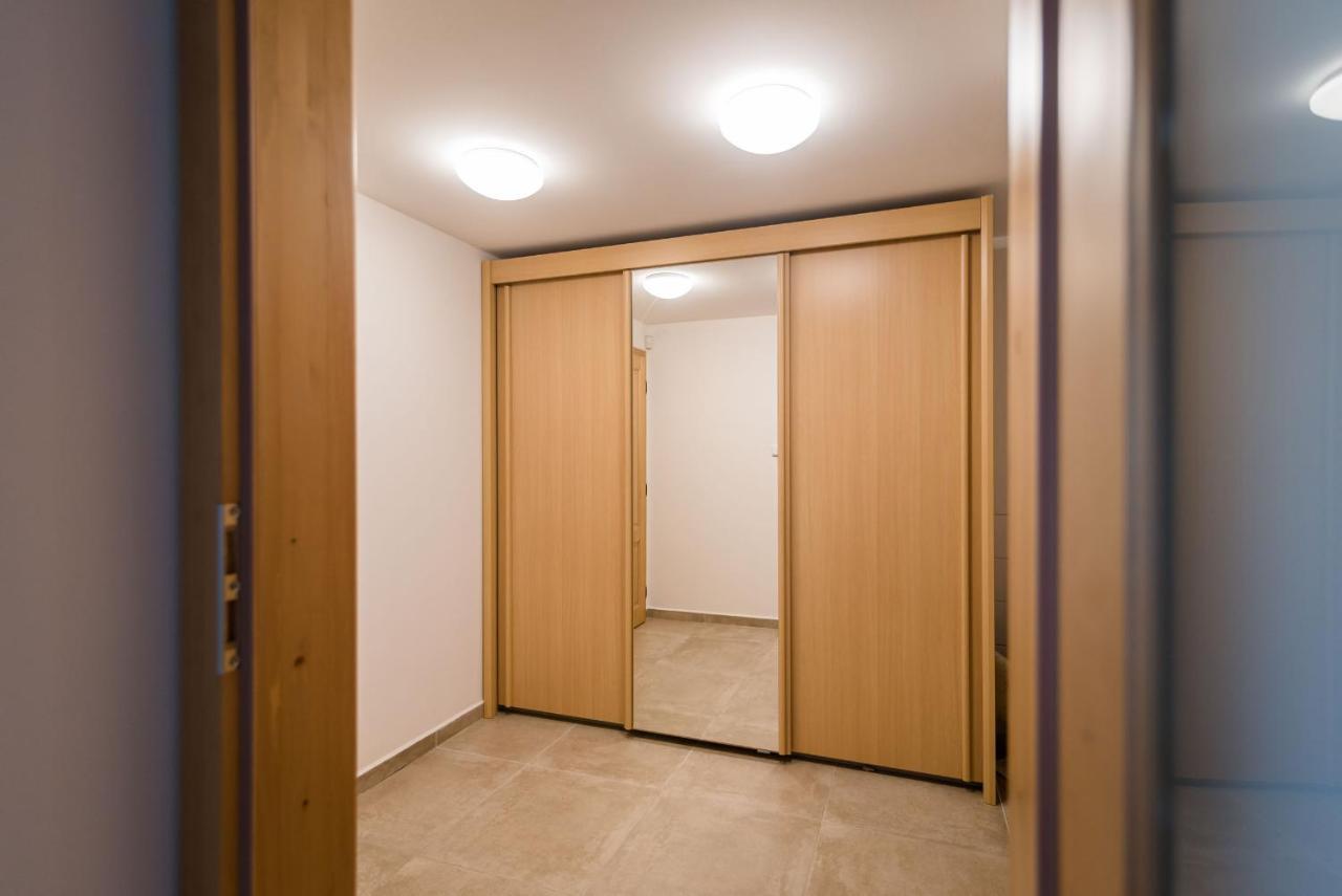 Ayni Apartman Semily Exteriör bild