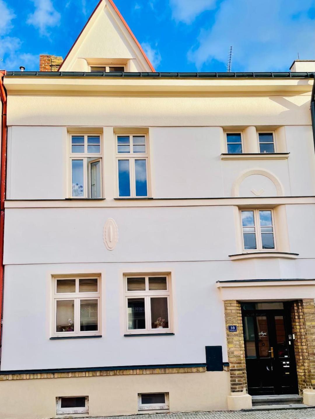 Ayni Apartman Semily Exteriör bild